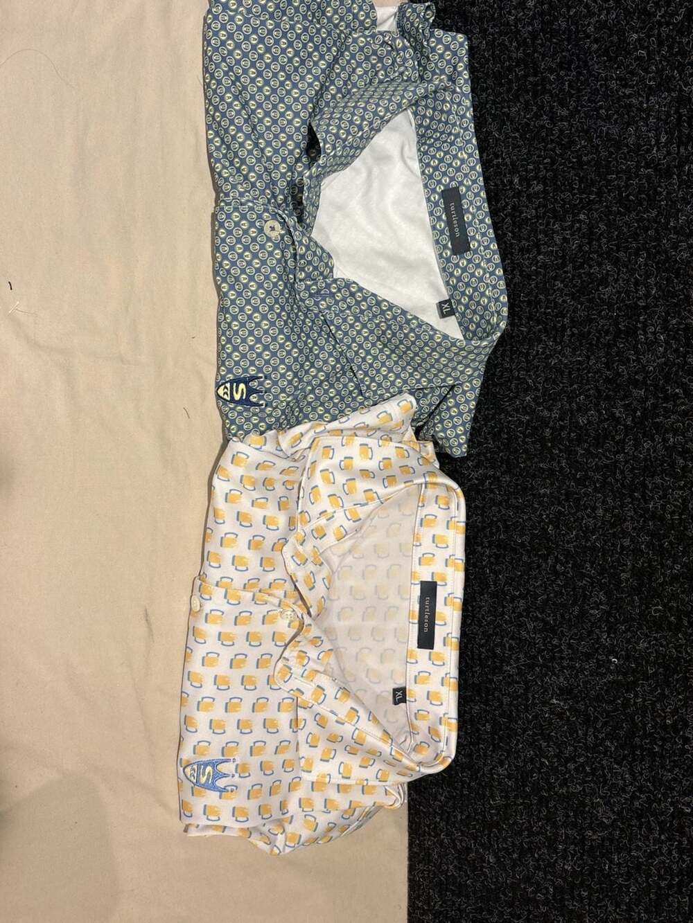 Turtleson Sunset Country Club polos Sz. XL (2 polos)